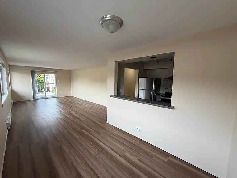 2028 NW 58th St #7 — Photo 2