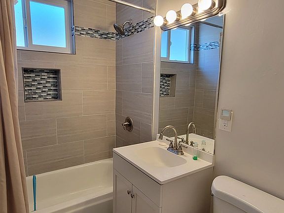4th image of 1643 S 40th St
