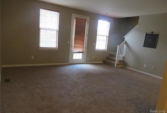 3rd image of 56664 Sunset Dr