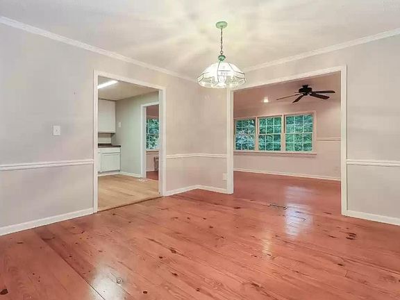 3rd image of 2251 Bayswater Dr NW
