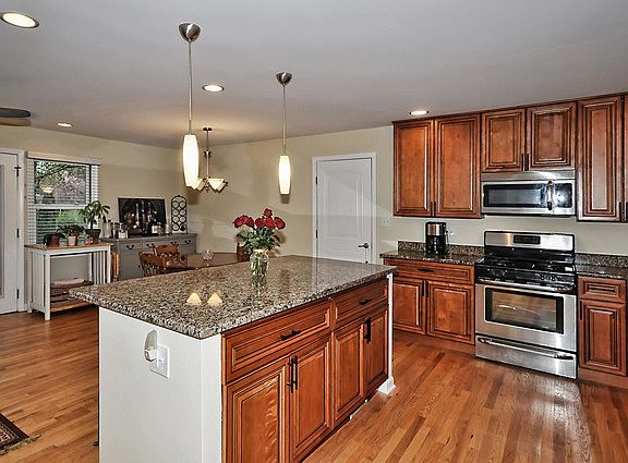5th image of 2235 N Kennicott Dr