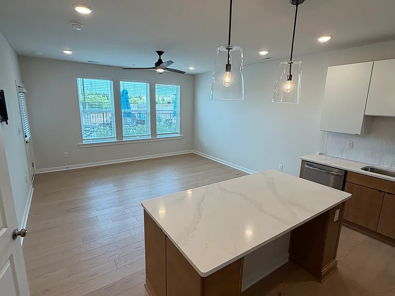 3436 Carlton St #7B — Photo 7