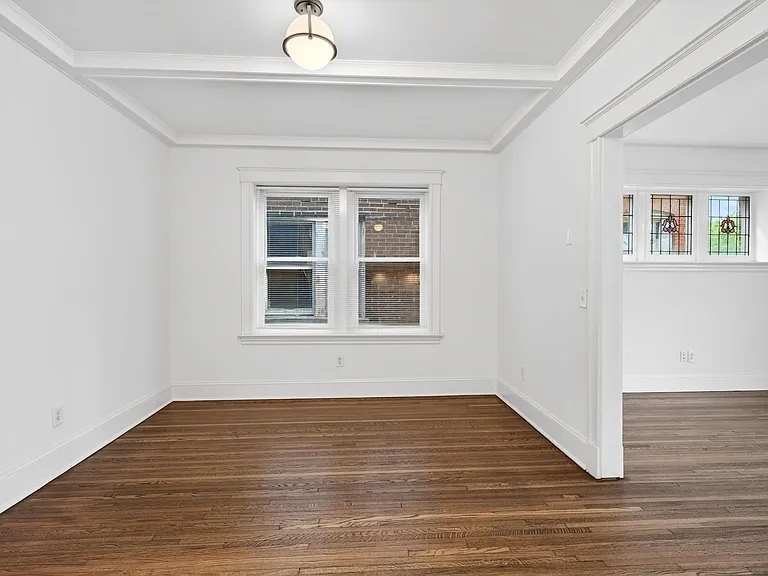 5744 Pershing Ave #1E — Photo 11