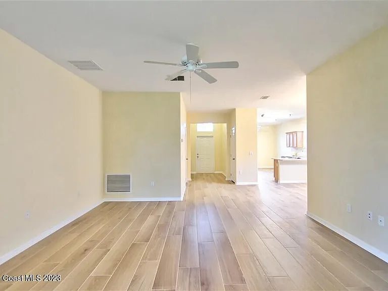 5834 Trieda Dr — Photo 4