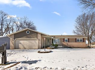 833 Bunker Hill Dr, Bourbonnais, IL 60914