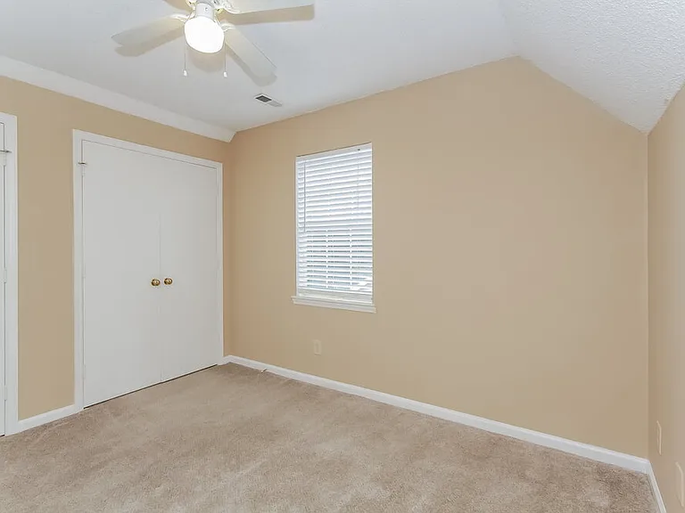 8307 Houndstooth Dr — Photo 12