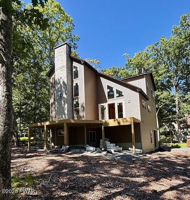 1st image of 101 Maple Leaf Rd
