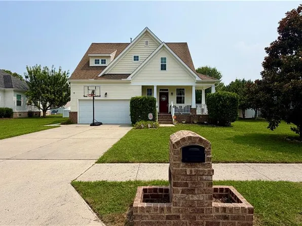 1221 Rosebud Ln, Chesapeake, VA 23322