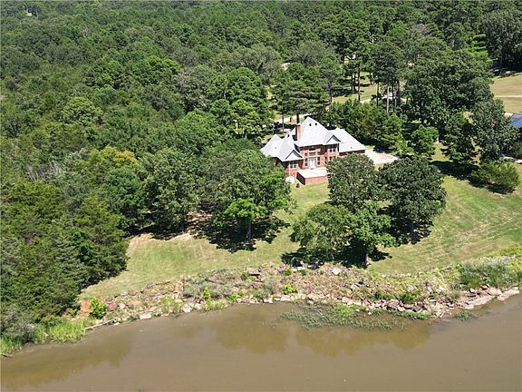 2nd image of 279 Eagle Cove Rd