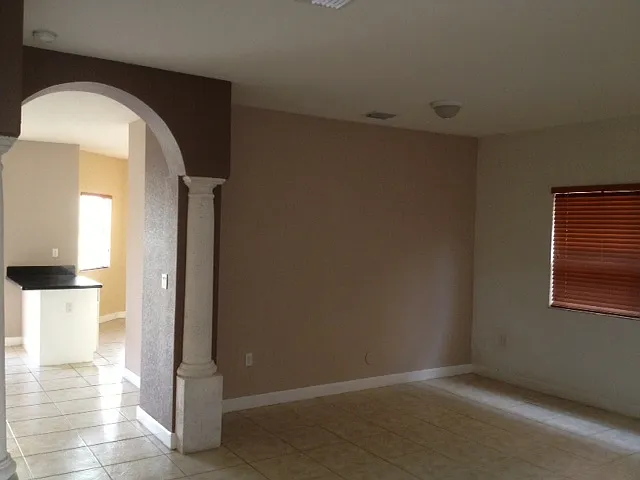 5 bed, 2740 sqft, $4,750 — Photo 3