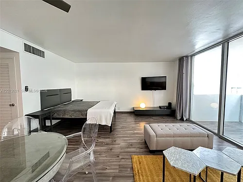 1200 West Ave Photo 1