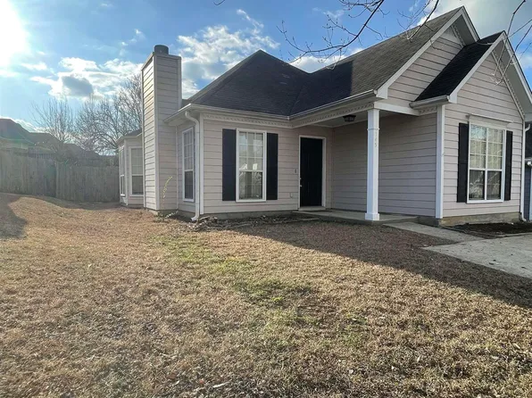 345 Camden Cove Cir, Calera, AL 35040