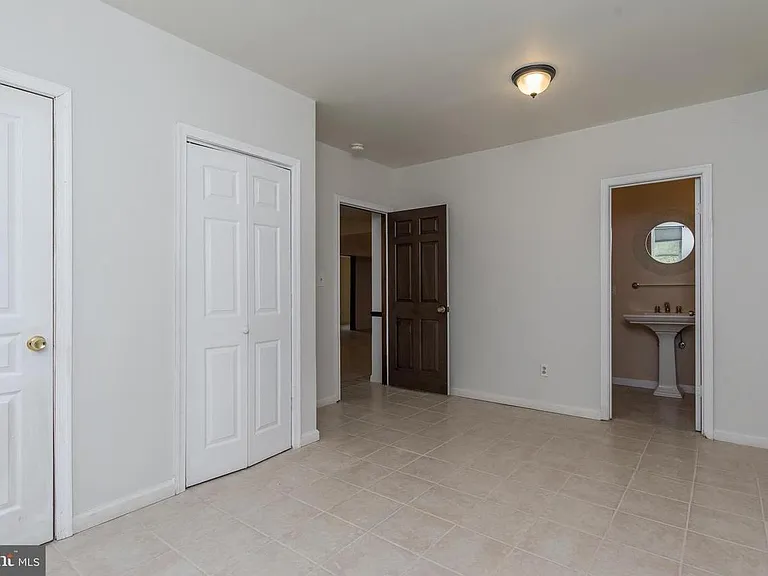 2112 Sondra Ct — Photo 16