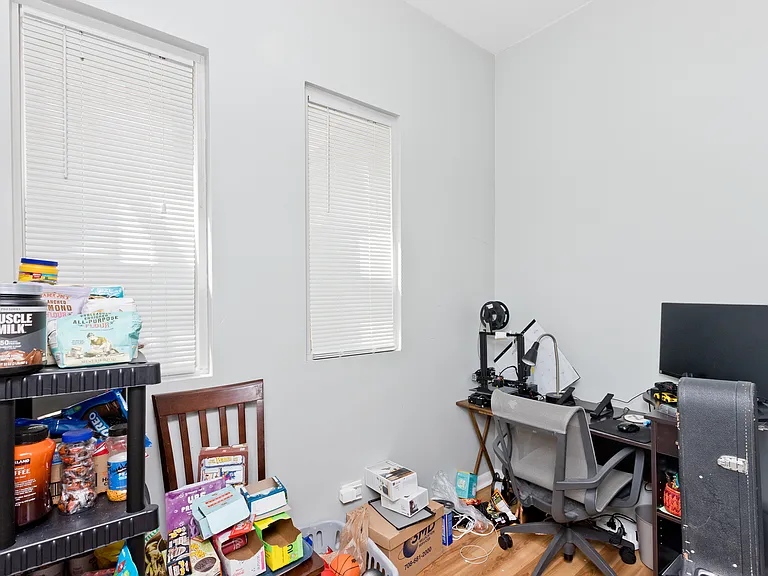 1431 W Flournoy St #1F — Photo 5