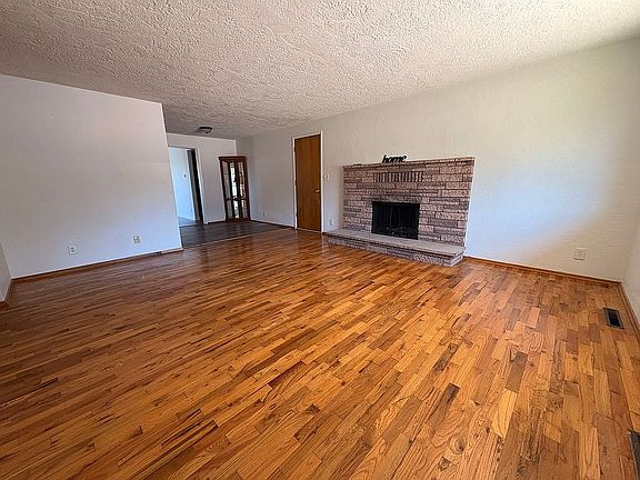 5th image of 1325 Ridge Way
