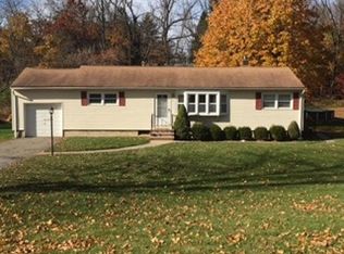 12 Willow Ter, Andover, NJ 07821