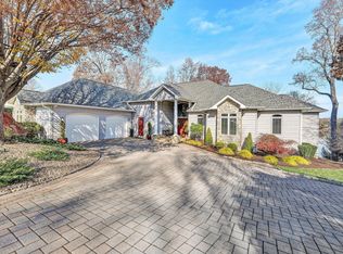 695 Fox Chase Rd, Wirtz, VA 24184