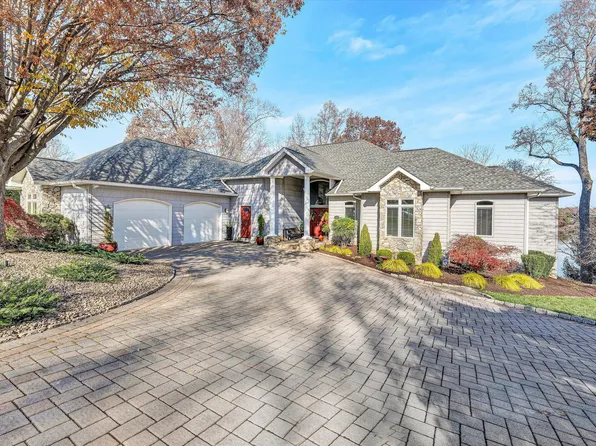 695 Fox Chase Rd, Wirtz, VA 24184