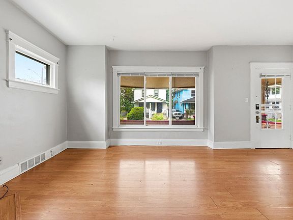 5th image of 479 E 126th St