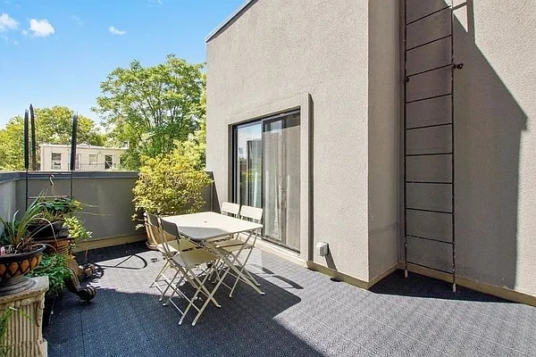 Rented by Brick&Mortar | media 7