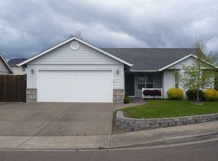 863 Meadowlark Pl, Molalla, OR