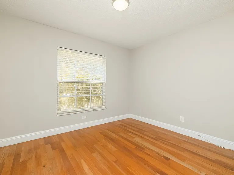 2016 Lori Ann St — Photo 12