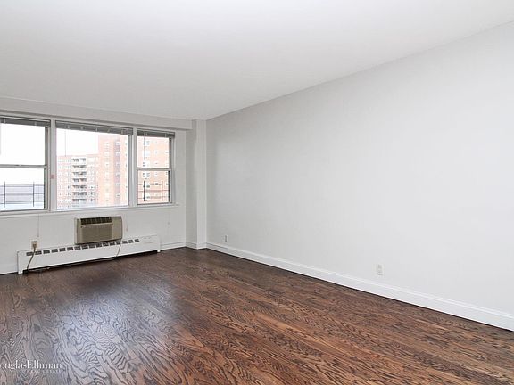 3rd image of 5800 Arlington Ave APT 18A