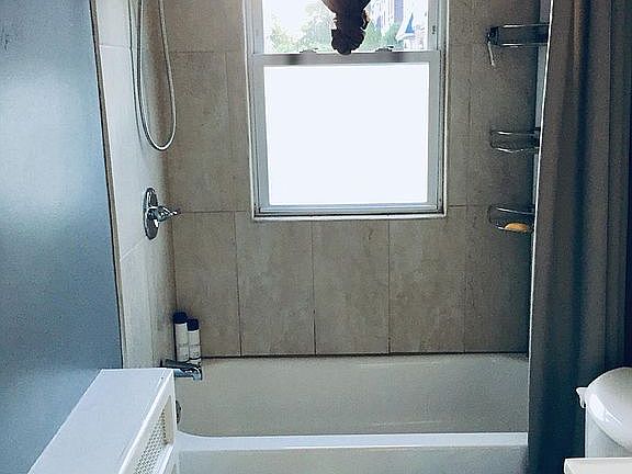 2nd image of 7602 Loretto Ave