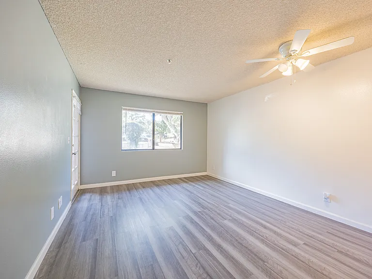 22815 Market St #110 — Photo 13