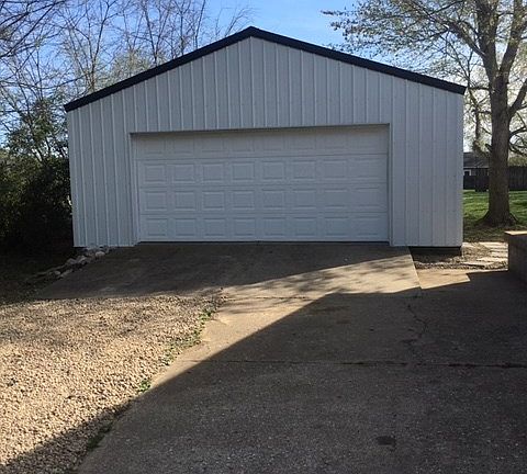 2nd image of 1231 Eastside Ln