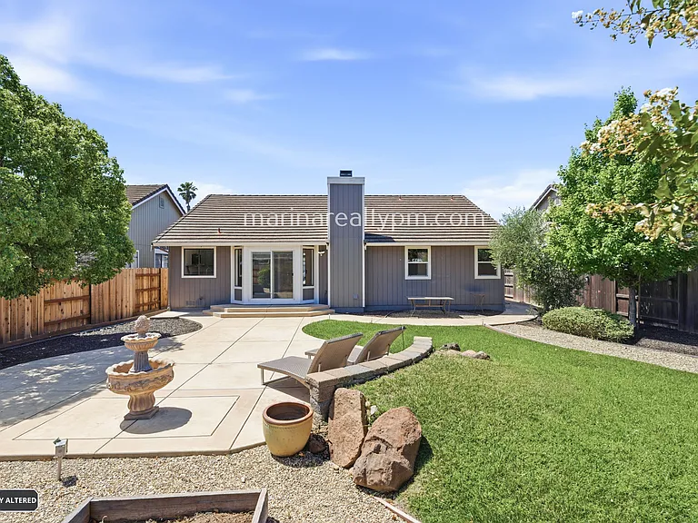 208 Buttercup Cir — Photo 47