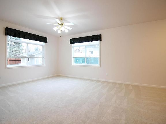 4th image of 1530 Toyon Way