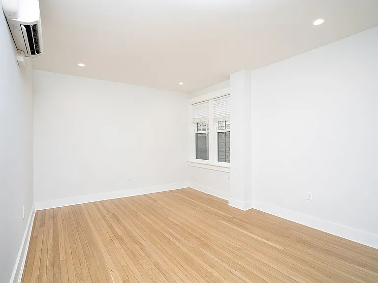 17 Forest St #4 — Photo 4