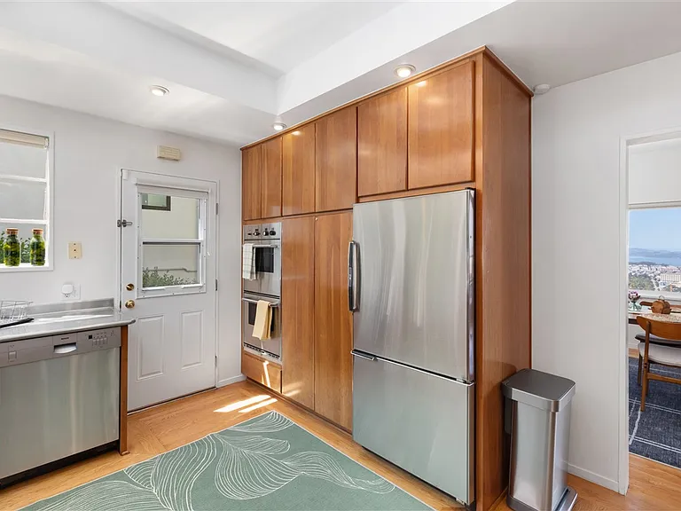 180 Saint Germain Ave — Photo 23
