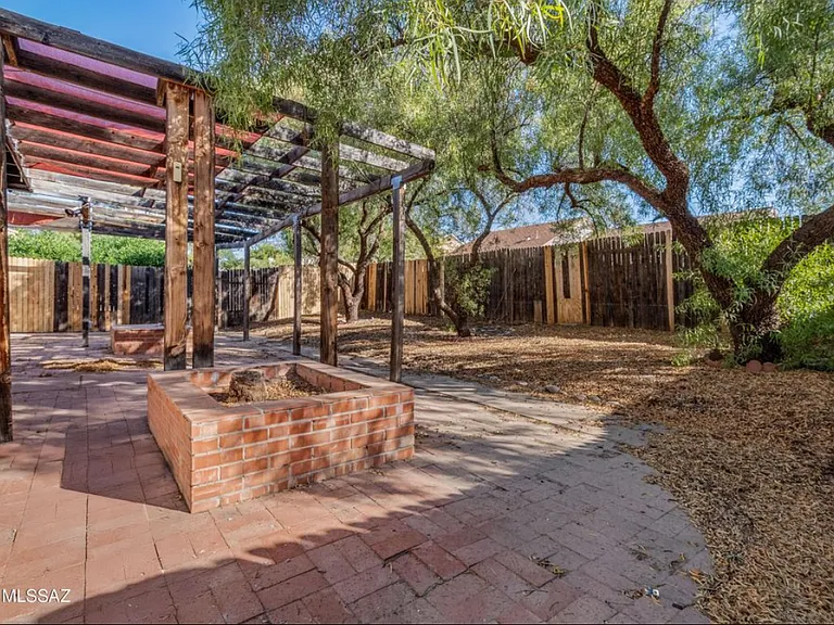 4417 W Pyracantha Dr — Photo 3