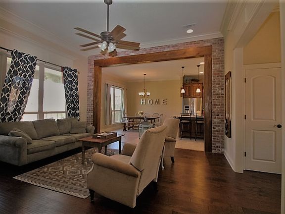 5th image of 17107 Bradford Ave