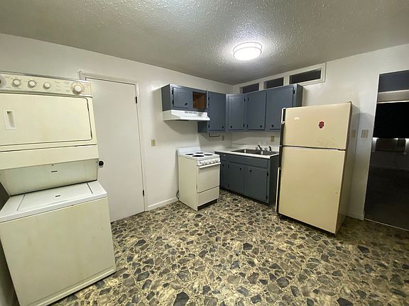 3rd image of 1100 W Monroe Ave #B