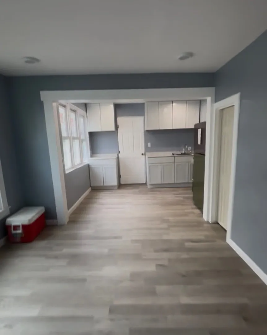 210 Baldwin St - left side unit — Photo 3