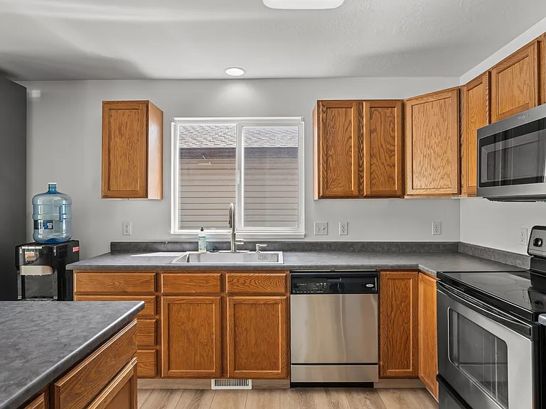 1060 W Oldham Dr — Photo 7