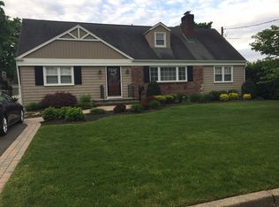 4 Ross Rd, Babylon, NY 11702