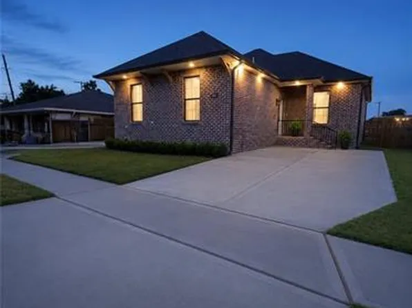 310 Lynx Dr, Arabi, LA 70032