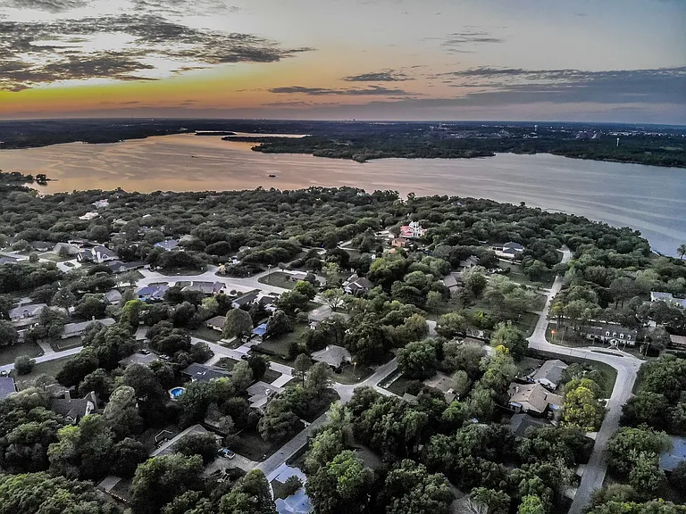 121 Lake Vis W — Photo 39