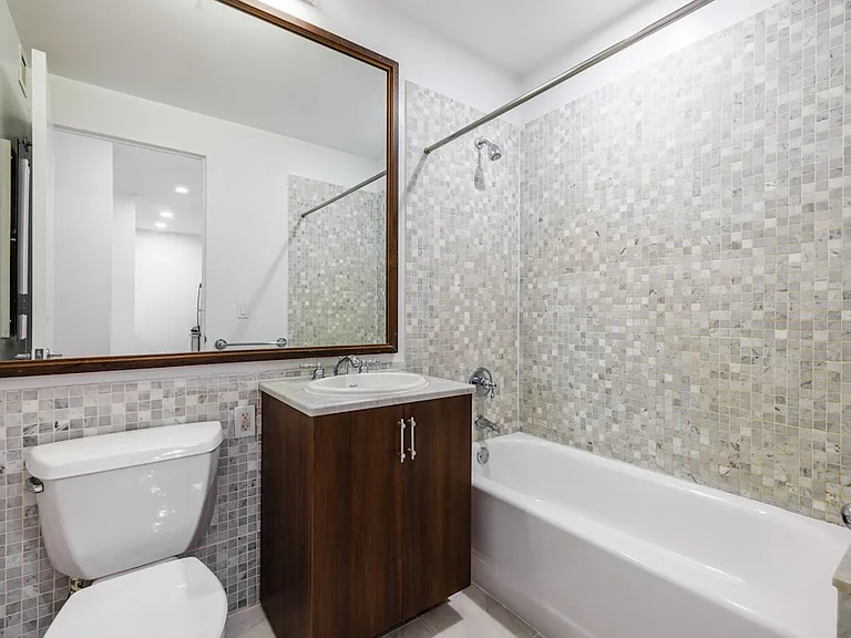 37 Wall St #11P — Photo 8