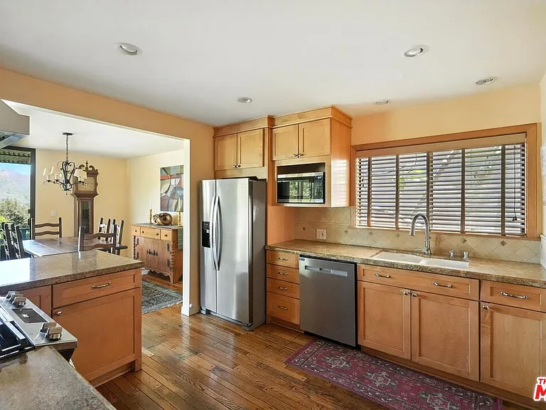 730 Basin Dr — Photo 15