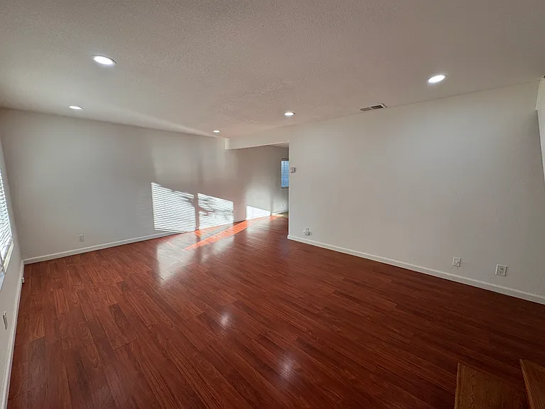 289 Palacio Royale Cir — Photo 1