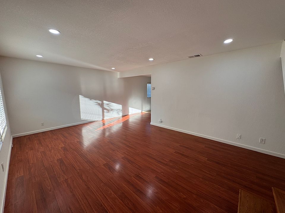 1st image of 289 Palacio Royale Cir