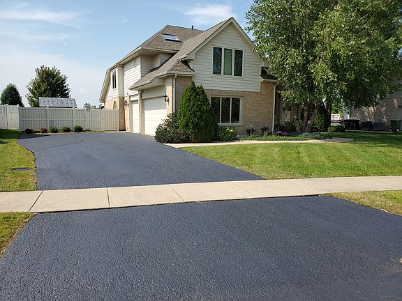 2nd image of 17936 Pheasant Lake Dr