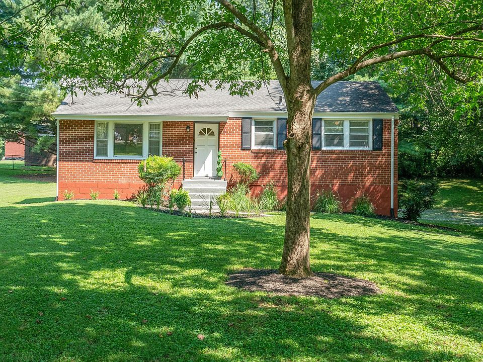1st image of 613 Bel Air Dr