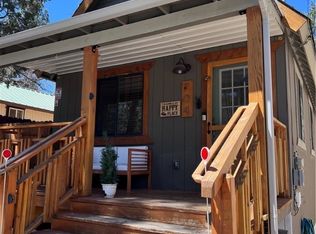 704 Cedar Ln, Sugarloaf, CA 92386