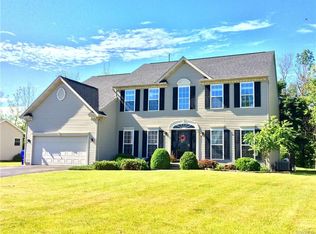 9040 Michael Douglas Dr, Clarence Center, NY 14032